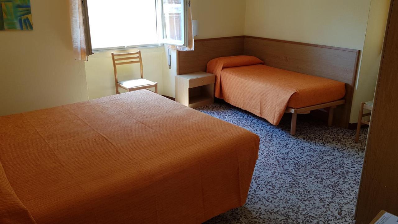 Albergo Meuble Olivi توسكولانو ماديرنو المظهر الخارجي الصورة