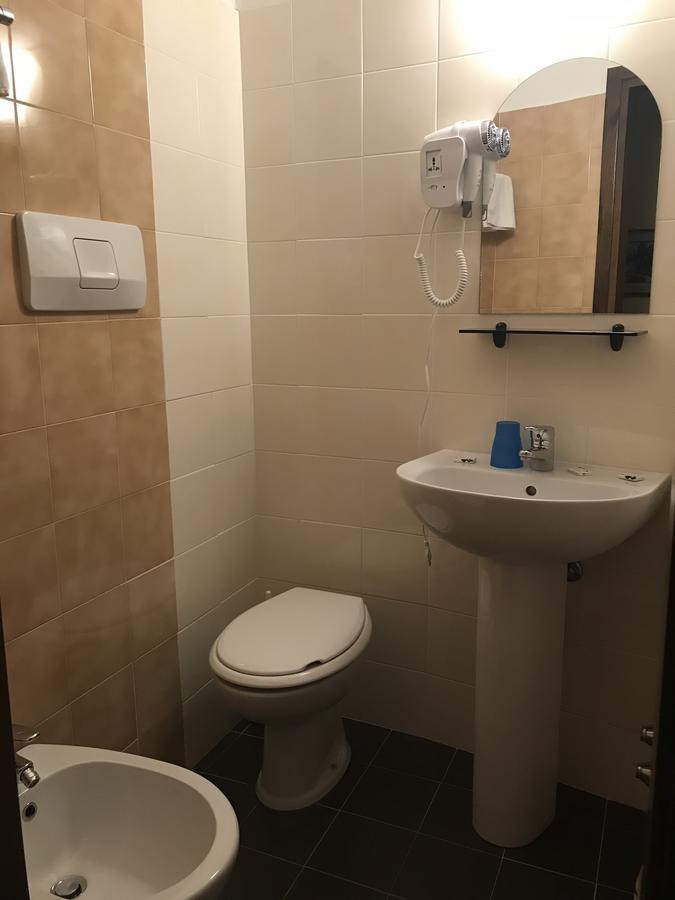Albergo Meuble Olivi توسكولانو ماديرنو المظهر الخارجي الصورة