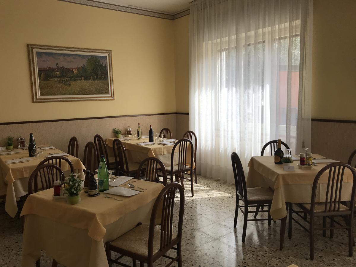 Albergo Meuble Olivi توسكولانو ماديرنو المظهر الخارجي الصورة
