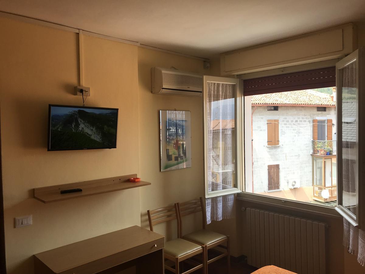 Albergo Meuble Olivi توسكولانو ماديرنو المظهر الخارجي الصورة